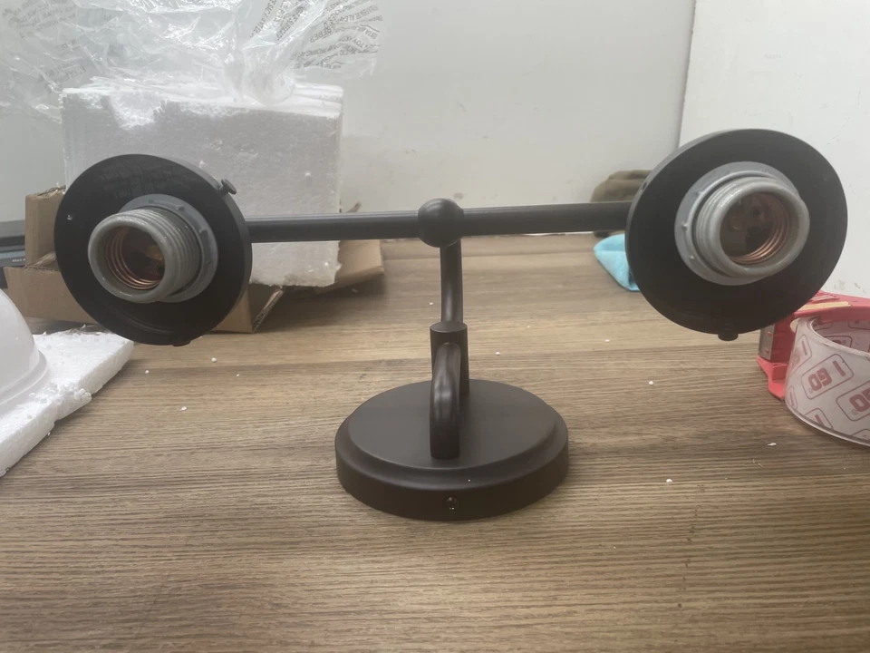 Capital Lighting 8302BB-128 - Accesorios de baño iluminación interior Foto 3 de 4