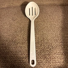 Vtg Ultratemp White Slotted SPOON Robinson Knife Co USA 2115 USA Cooking Serving