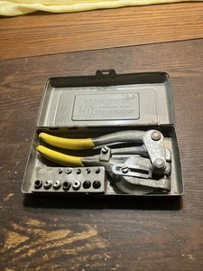 Vintage Roper Whitney No 5 Jr Hand Punch Set w/Metal Case USA