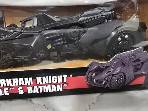 Batman Arkham Knight Batmobile 1:24 Die Cast Vehicle - Picture 2 of 3