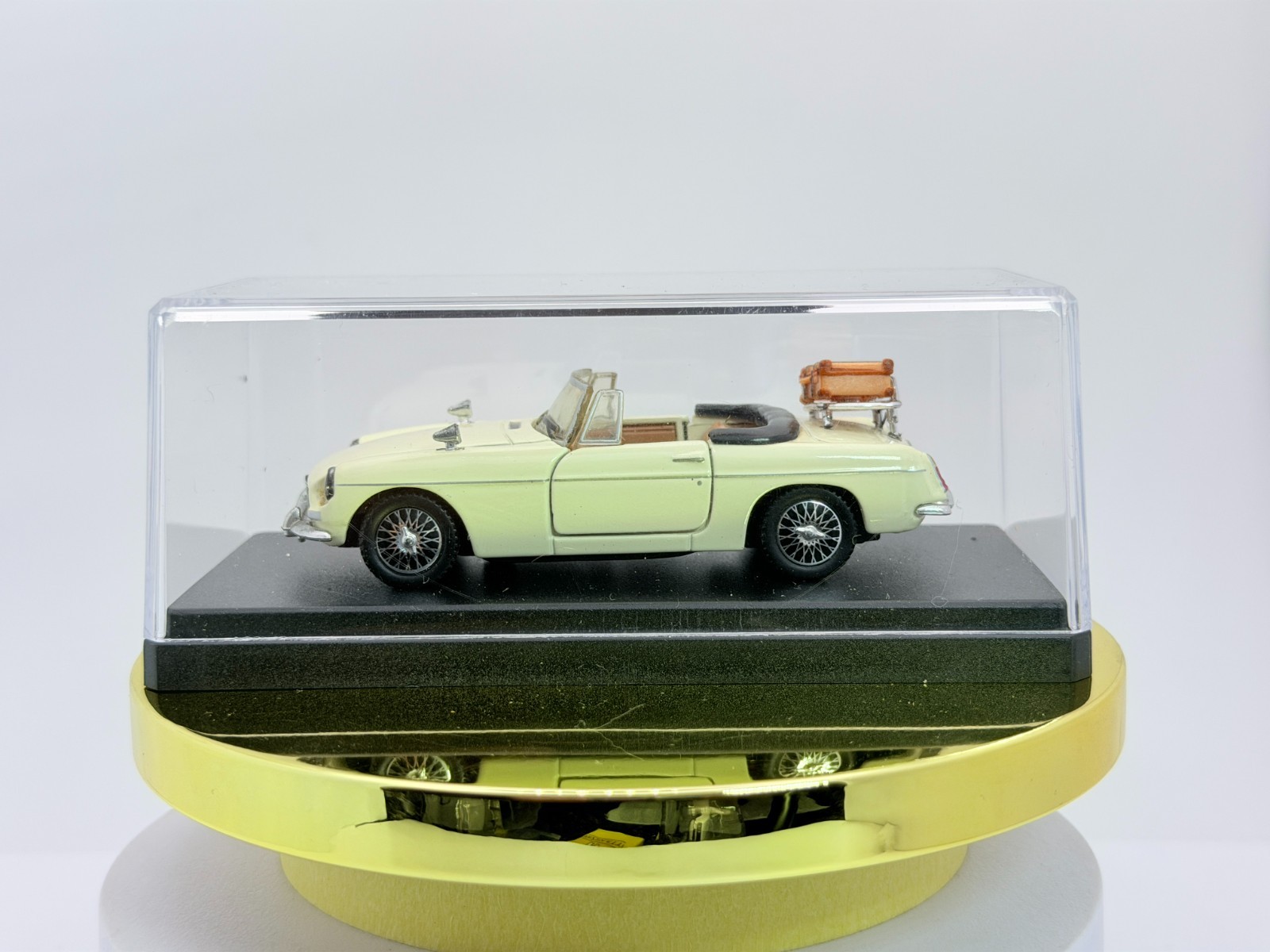 1/43 MG B Cabrio Bianco Cararama