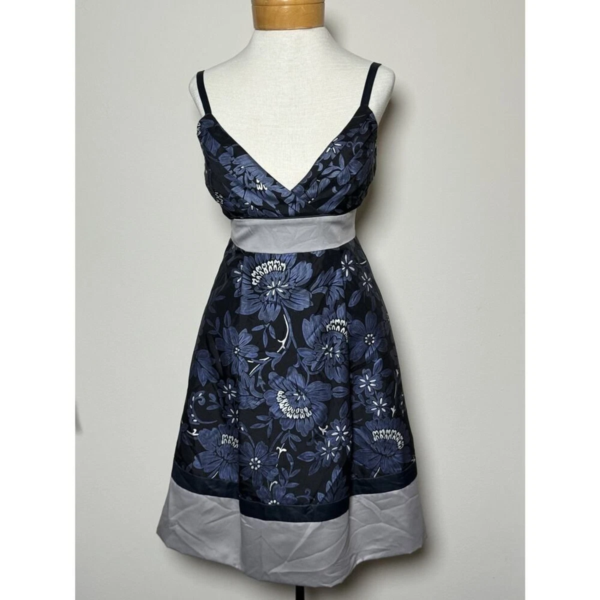 bcbg blue floral dress BCBGMaxAzria | Dresses | Bcbgmaxazria Blue And White Floral Dress