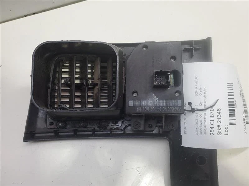 RAM2500 2004 bisel de tablero 481984 Foto 4 de 4