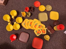 Vintage Play Kitchen, Plates, Cups and Bowls, Brown/Yellow/Orange/Green