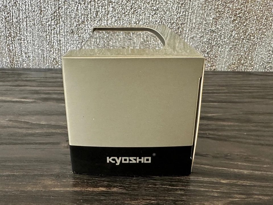 1:43 Kyosho 03331C Nissan R390 GT1 1997 24 Hours of Le Mans Pre-Qualifying - Image 2 of 4