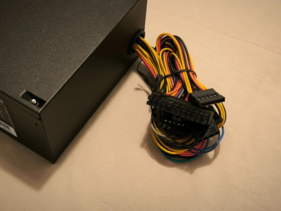 🔌Vultech VPS-A500E - 500W 20+4 Pin ATX Desktop Power Supply - NEW - Immagine 4 di 4