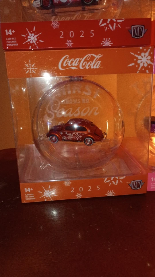 Colección de adornos navideños Coca-Cola 2025 M2 - Juego de 7 Foto 2 de 4