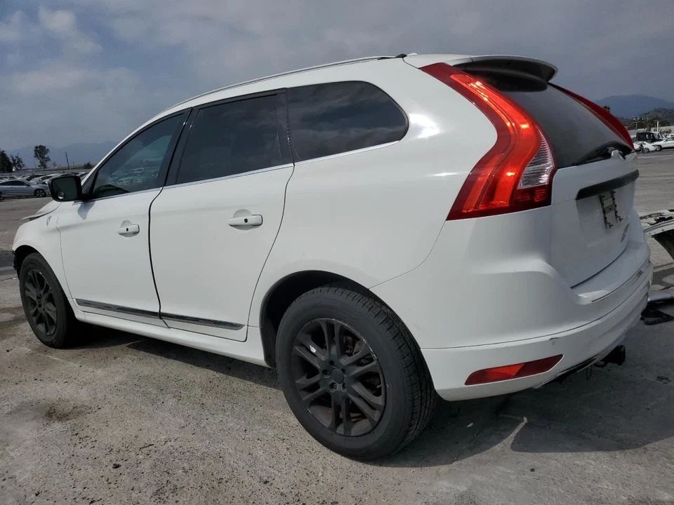 DRIVER SIDE APRON WITH RAIL CUT 2009-2017 VOLVO XC60 Foto 3 de 4