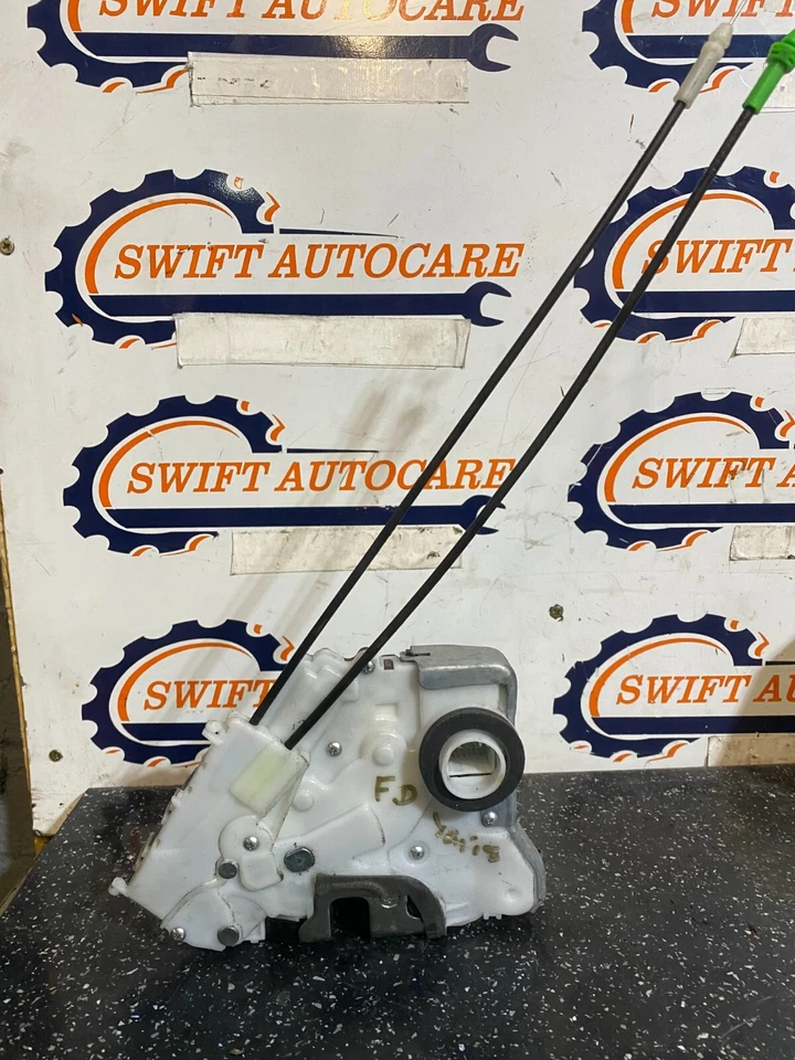 ПОДЛИННЫЙ захват замка правой передней двери для водителей TOYOTA YARIS TR D-4D MK2 2010 - Изображение 3 из 4