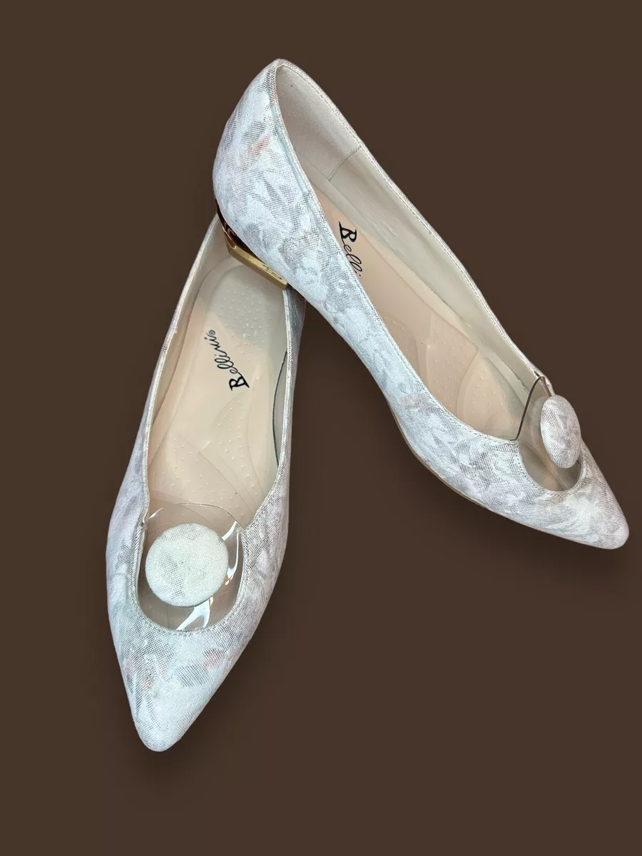 Cream hotsell pointed flats