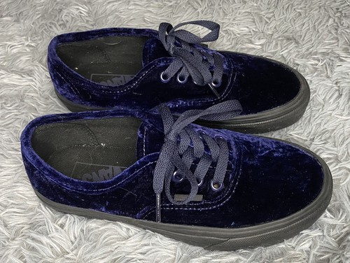 navy blue velvet vans