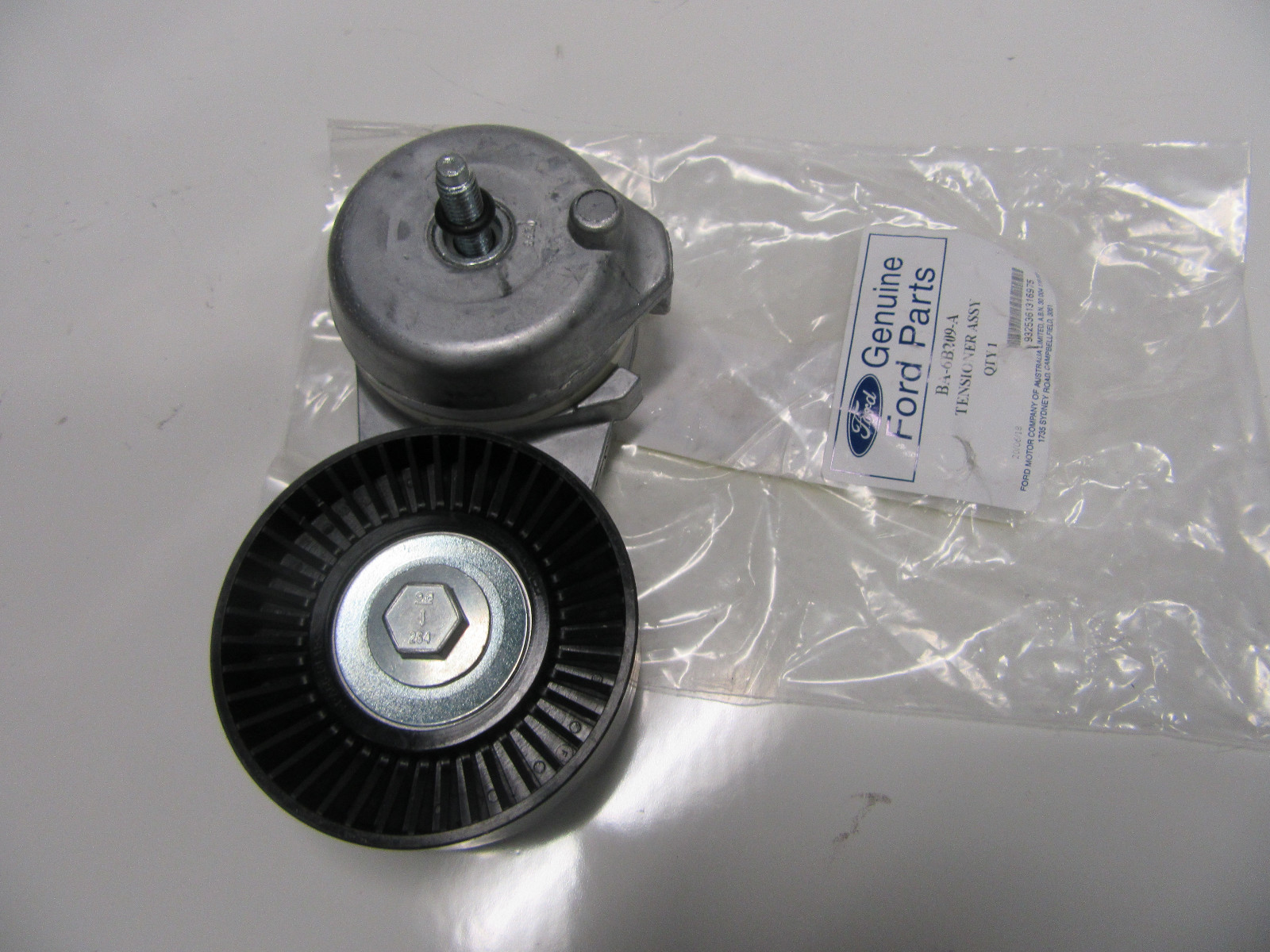 GENUINE DRIVE BELT TENSIONER WITH PULLEY FOR FORD FALCON BA BF FG XR6