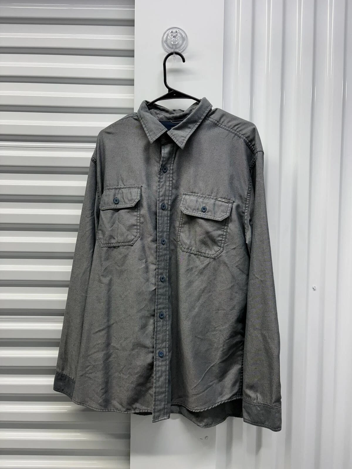 Eddie Bauer Men’s XL Gray Long Sleeve Performance Shirt 100% Polyester Outdoor
