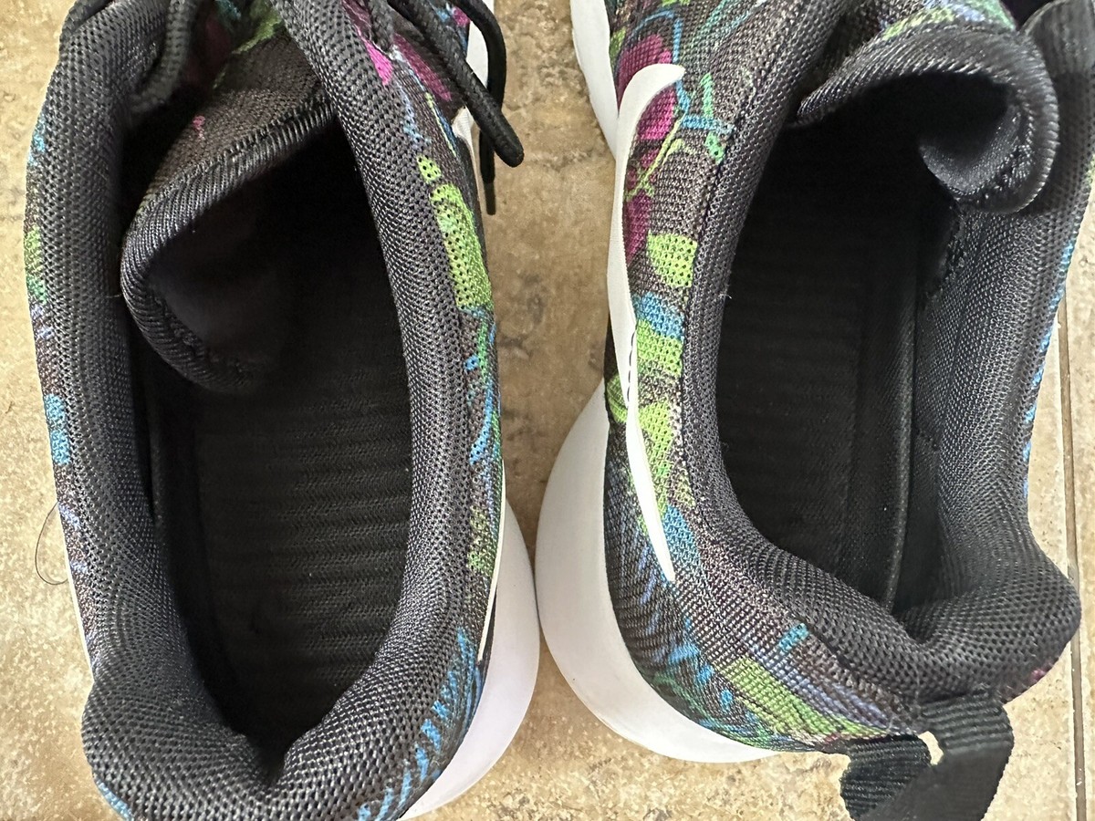スパイク・シューズ NIKE ROSHERUN BR 29cm Nike Rosherun Shoes Womens Size 8 Athletic Running Neon