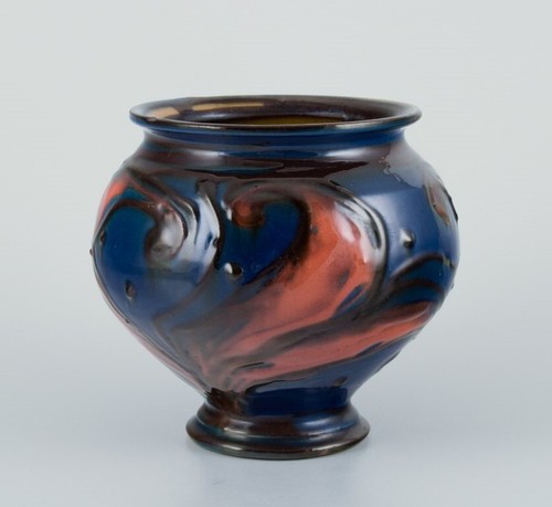 Vaso in ceramica Kellers con tecnica corno. Smalto nei toni del blu e dell'ar... - Foto 4 di 7