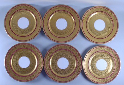 Set of 6 Thick Gold Encrusted Maroon Band Cabinet Dinner Plates Heinrich - Picture 2 of 5