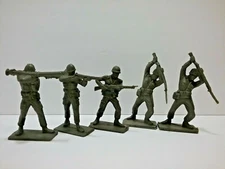 Vintage lot of 5 soft plastic toy Soldiers Werner Mfg. Co. Lyons, Ill, marked 3"