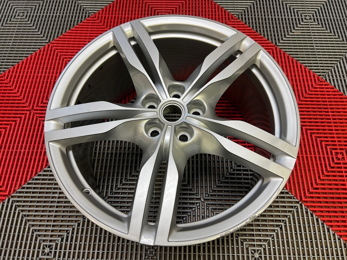 Single OEM Original 20" Ferrari Portofino Rear Wheel Rim Silver 336553 Used Fair