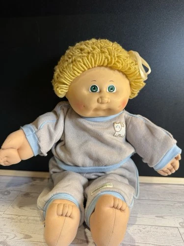 VINTAGE 1985 CABBAGE PATCH KIDS GIRL Doll W Outfit BLONDE HAIR /GREEN EYES,