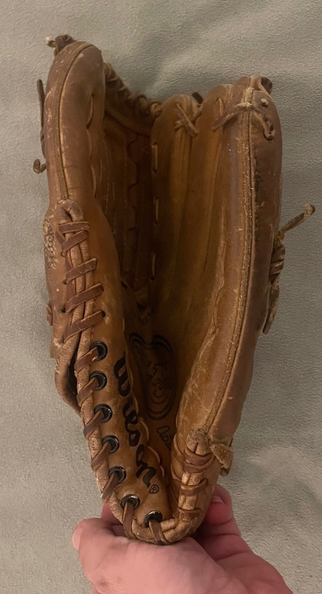 Vintage Wilson The A2000 XL Dual Hinge RHT Leather Baseball Glove
