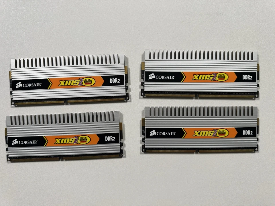 Corsair XMS2-6400 1GB RAM Memory CM2X1024-6400C5DHX 4 Sticks 4 GB Total - Image 2 of 4