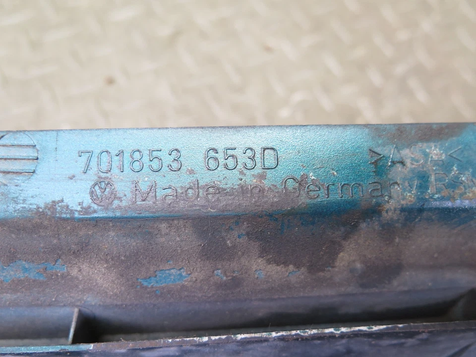 99-03 VW EUROVAN T4 RADIADOR DELANTERO REJILLA SUPERIOR VERDE PERLA 701853653D OEM Foto 3 de 4