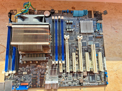 Asus Z10PA-U8 + Intel  Xeon  Prozessor E5-2620 + Lüfter + Blende