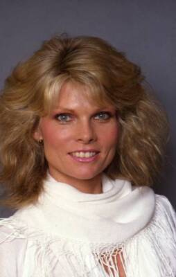 Cathy Lee Crosby poses for a portrait session in circa 1982 in LA Old Photo 4