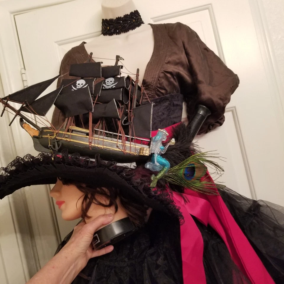 Sombrero Pirata Jolly Roger Personalizado Disfraz Completo Múltiples Piezas Algunas Nuevas con Etiquetas Talla S-M Foto 2 de 4