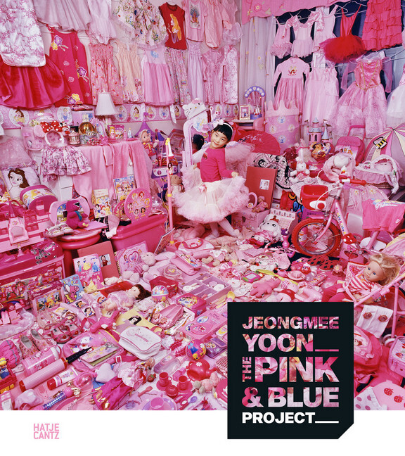 Thumbnail - Jeongmee Yoon | The Pink And Blue Project | Nadine Barth | Englisch |