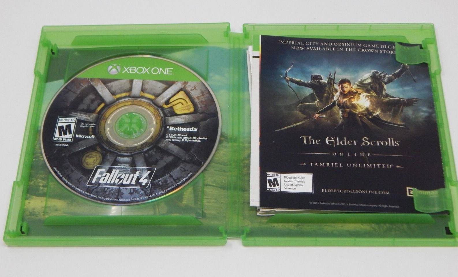 Fallout 4 Microsoft Xbox One 2015 Complete with/poster Tested Fallout 3 Included