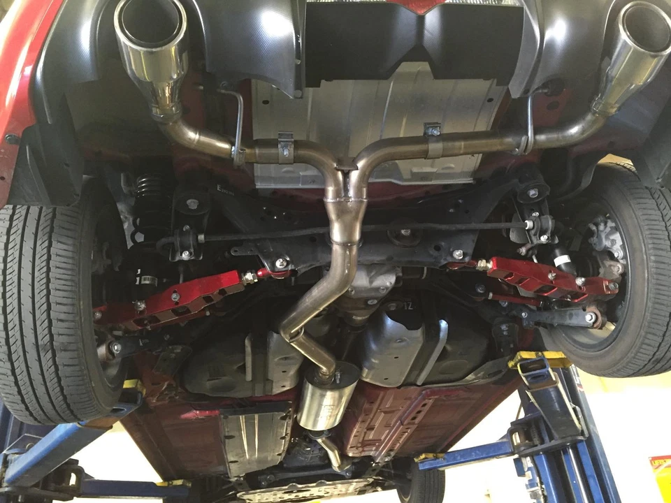 Brazos de control inferiores traseros ajustables Godspeed rojos Gen 2 para 15-21 Subaru WRX STI Foto 4 de 4