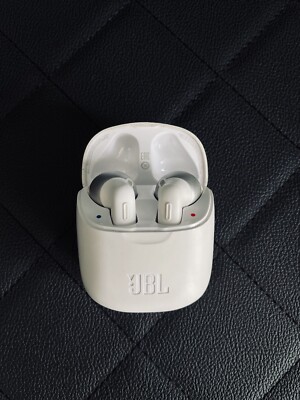JBL in-ear bluetooth wireless kopfhörer + Ladekabel