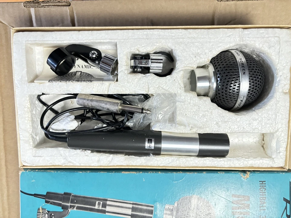 Realistic Dynamic Microphone #33-987 | Highball 3 | Made in Japan - Image 2 of 2