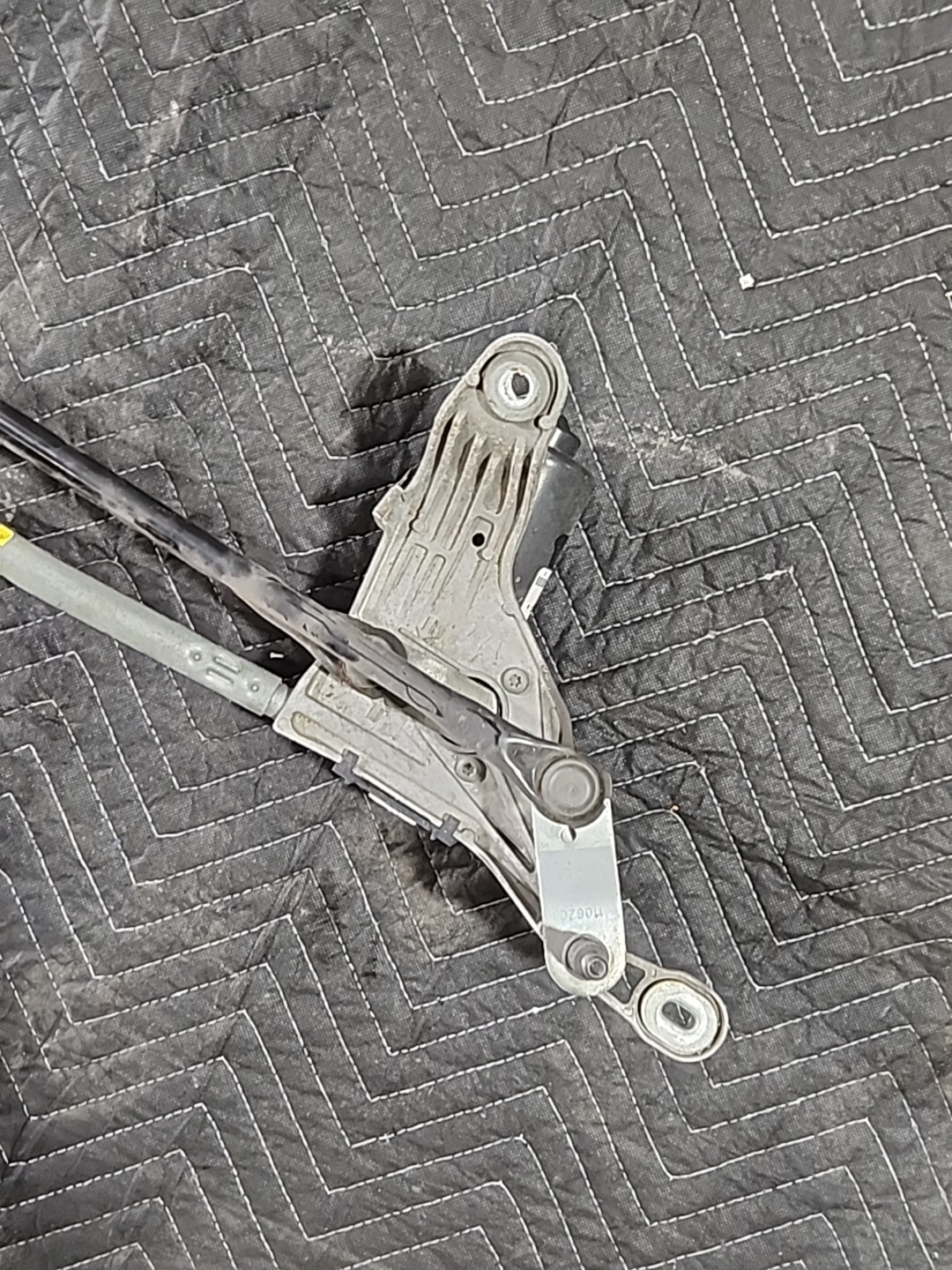 14-20 Maserati Ghibli Levante Front Windshield Wiper Motor Linkage Arm OEM #0045