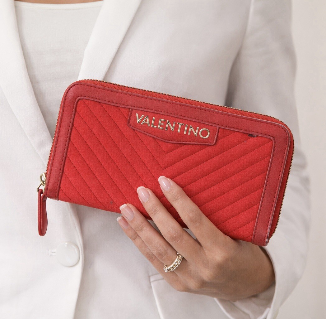 VALENTINO 財布 ロックスタッズ グレインカーフスキン 三つ折り財布 for ウィメンズ