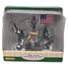 Lemax 2008 Table Accent Limited Edition Shopko 297/3000 Memorial Square Figure