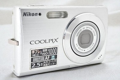 EXC+5] Nikon COOLPIX S200 7.1MP Compact Digital Camera Silver w