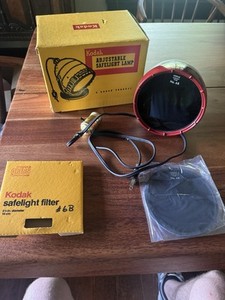 VTG Kodak Adjustable Safelight Lamp With 2x Safelight #6B Filters Tested