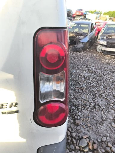 PEUGEOT PARTNER 2011-2016 REAR/TAIL LIGHT (DRIVER SIDE) WITH LAMP — 第 4/4 张图片