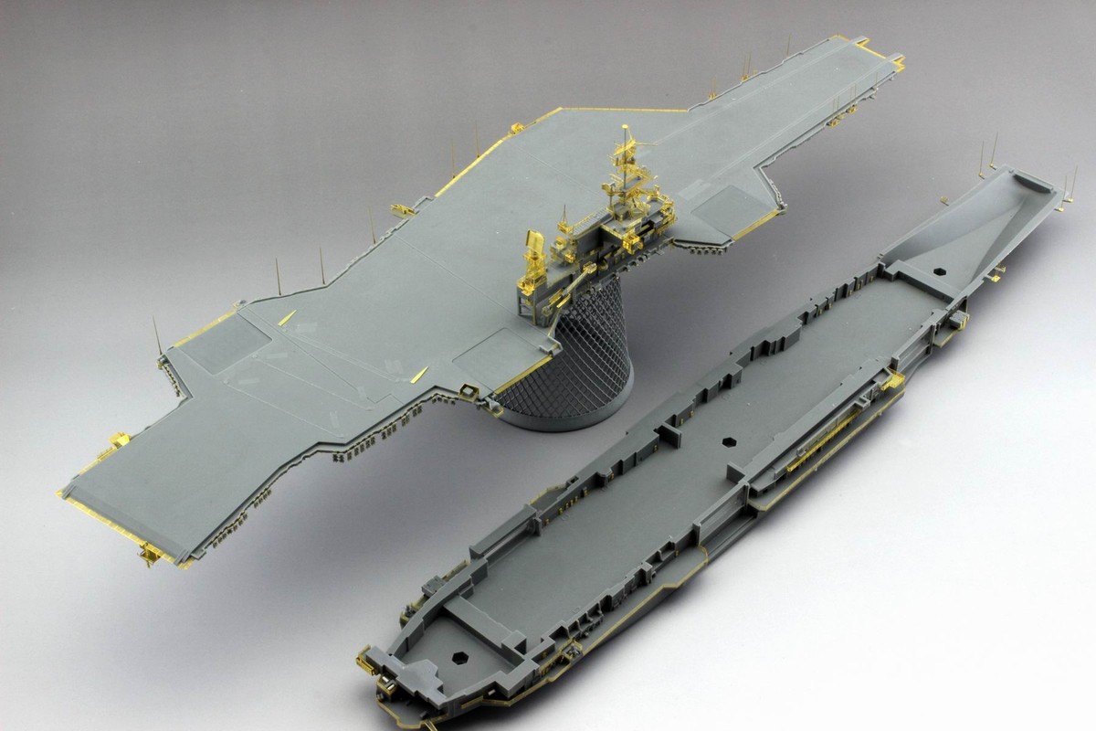Orange hobby N07-140 1/700 scale USS Midway CV-41 (Gulf War