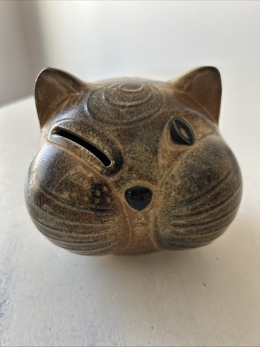 VTG Ceramic Cat Head Coin Bank w a Winking Eye Design MCM 4”Hx5”Lx5”W