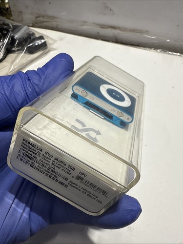 Apple iPod Shuffle 2nd Generation 1GB Blue BRAND NEW PA949LL/A Collectors Sealed - Picture 10 of 10