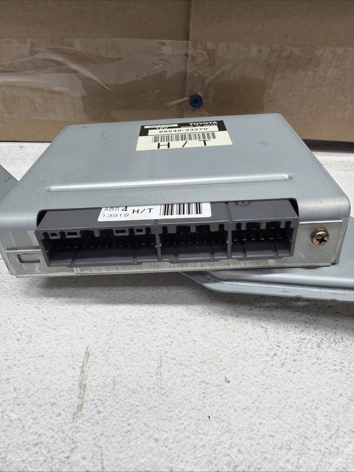 LEXUS ES300 2000-2001 MÓDULO DE CONTROL SISTEMA DE FRENOS ABS GENUINO OEM 89540-33270 Foto 4 de 4