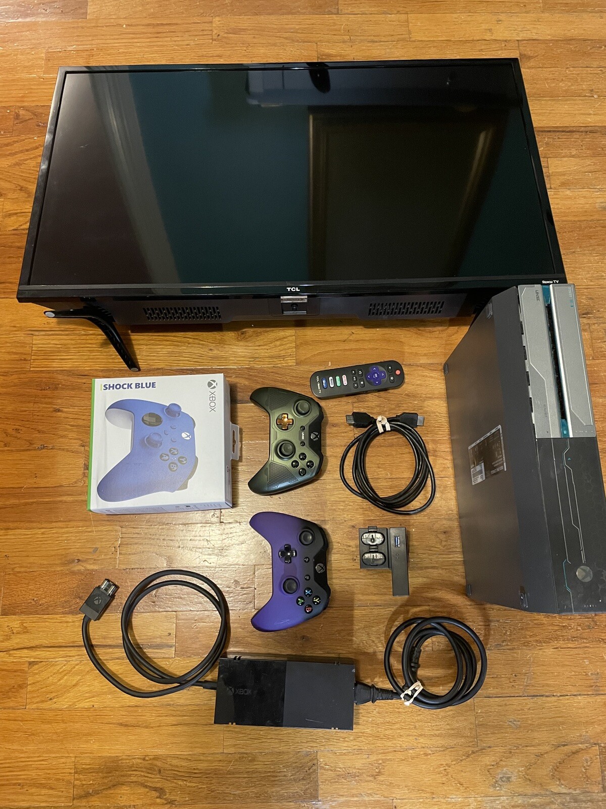 Xbox One Halo Edition Set And TV