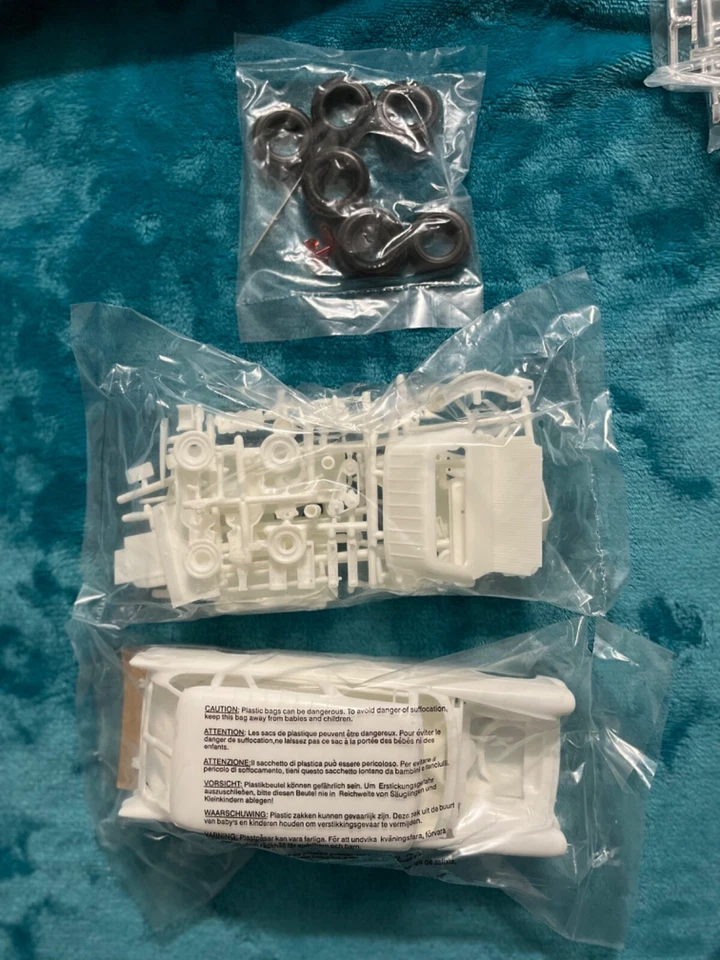 Johnny Lightning 55 Chevy Nomad AMT 38461 1/25 Scale - Image 4 of 4