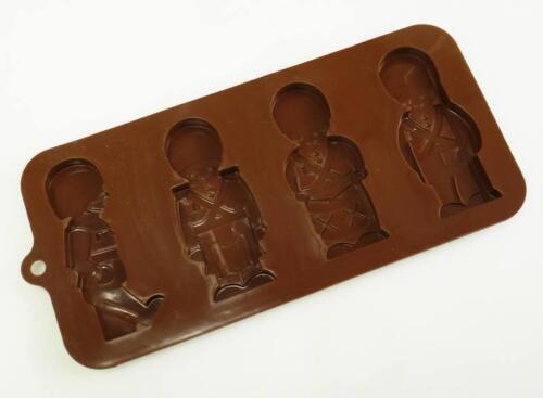 Drummer Boy Chocolate Candy Silicone Bakeware Mould Sugarpaste Cake Decorating - Foto 1 di 3