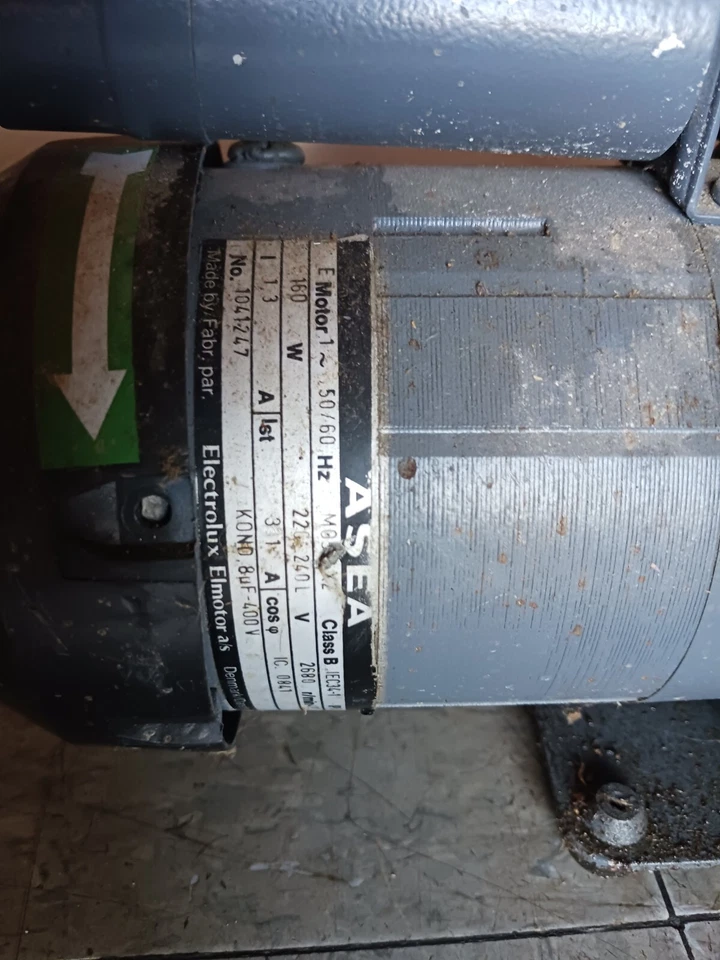 Edward's E2M 220v Two Stage Vaccum Pump, Working - Image 2 of 3