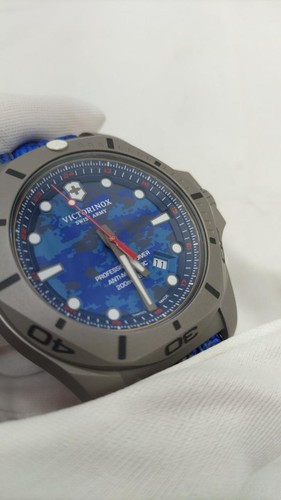 Victorinox Swiss Army I.N.O.X. Professional Diver Watch 241813 – Extra Band Incl - Picture 9 of 14