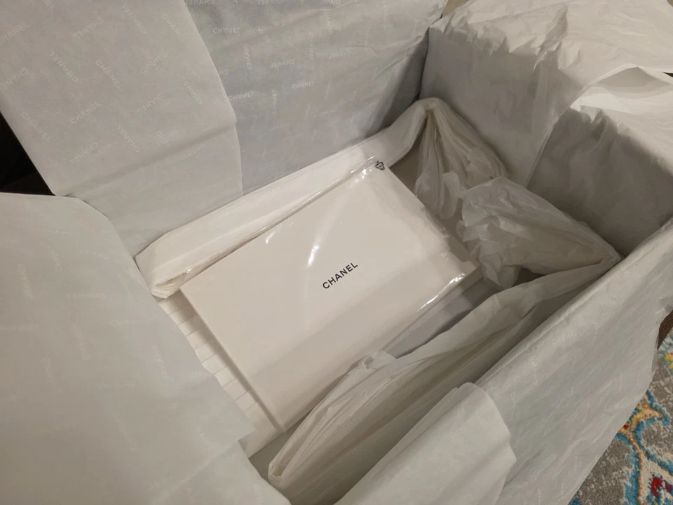 Chanel Auténtico Negro Magnético Caja Vacía 15X11X9.5 Incluye Bolsa Foto 4 de 4